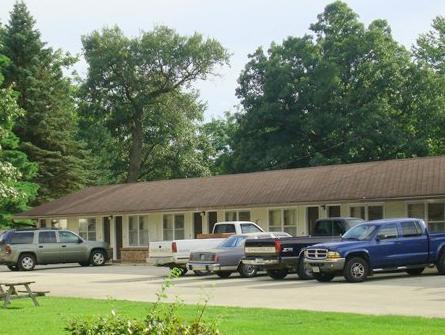 Parkview Motel Oelwein Exterior photo