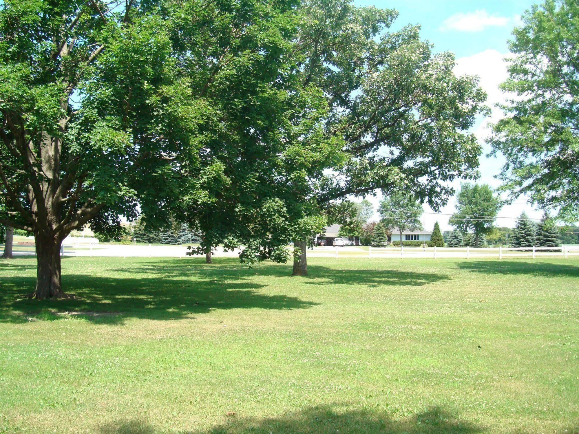 Parkview Motel Oelwein Exterior photo